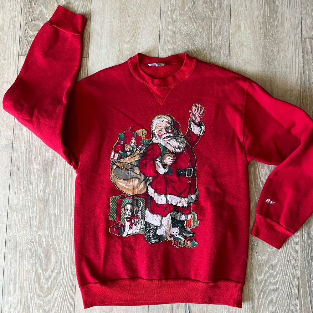 Vintage Santa appliqué Festive Red Women's Sweatshirt from the 90s